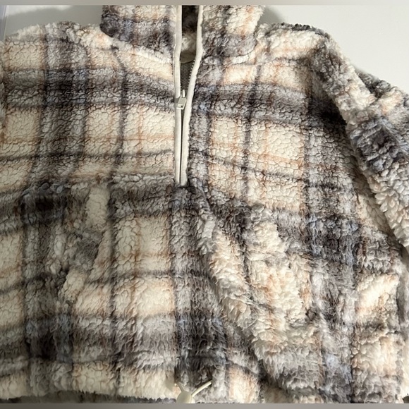 Sherpa Sweater - Plaid - Picture 3 of 5